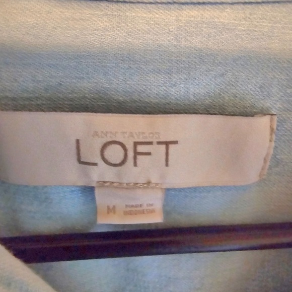 Ann Taylor Loft light blue chambray denim long sleeve button up top shirt womens - Picture 5 of 5